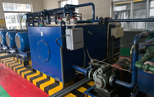 1685697617762555.jpg 在線油液監(jiān)測系統(tǒng)